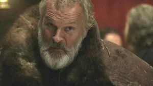 Clive Mantle, din serialul 