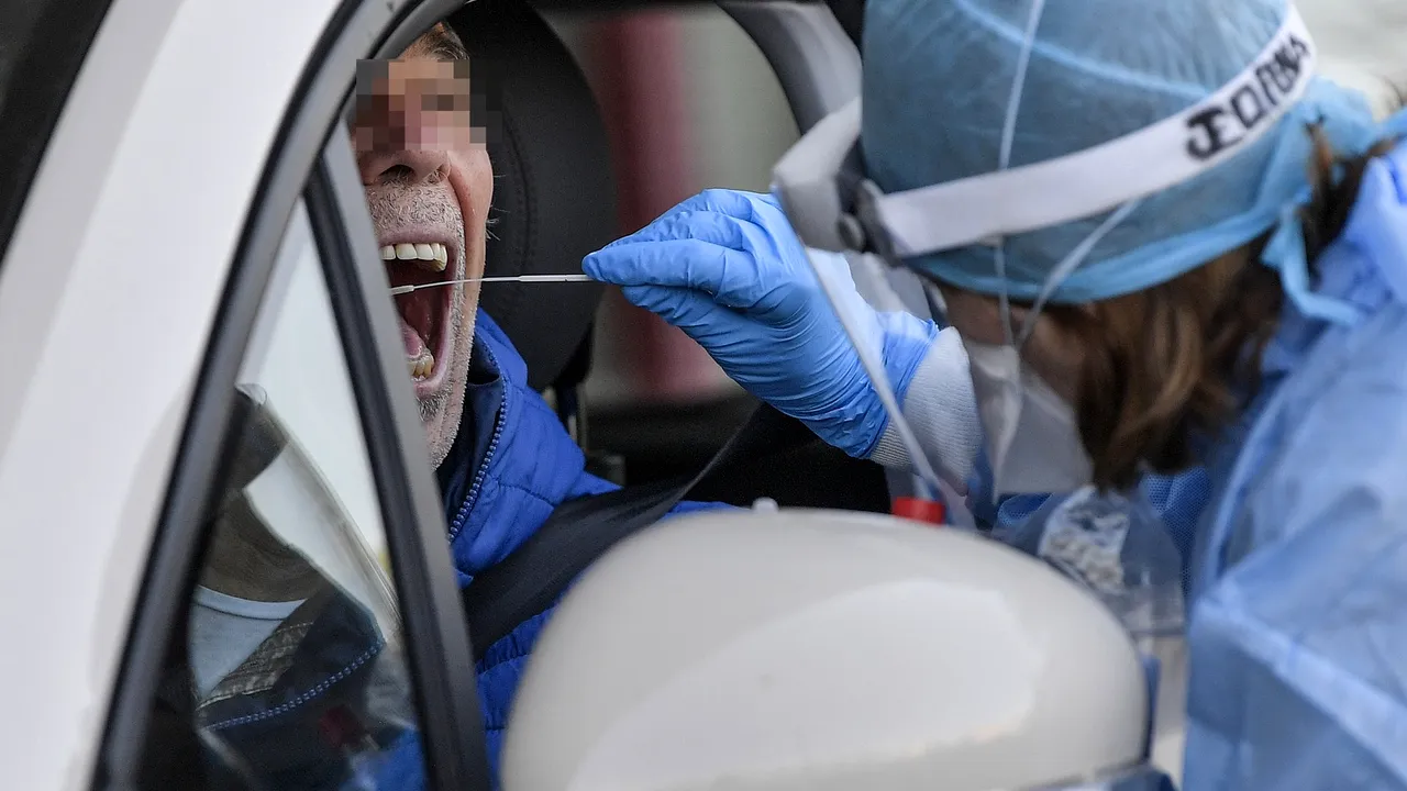 Cum vrea Italia să iasă din carantină: Şcoli închise până în septembrie, în magazine doar cu mască şi la distanţă de 1 metru