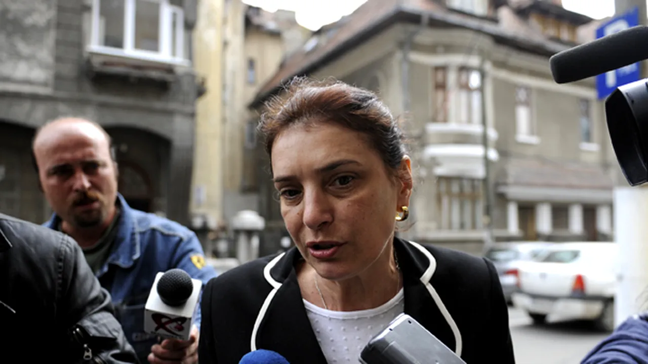 Vicepreşedintele PSD Dolj Maria Schutz a ieşit plângând din sediul DNA, după audieri