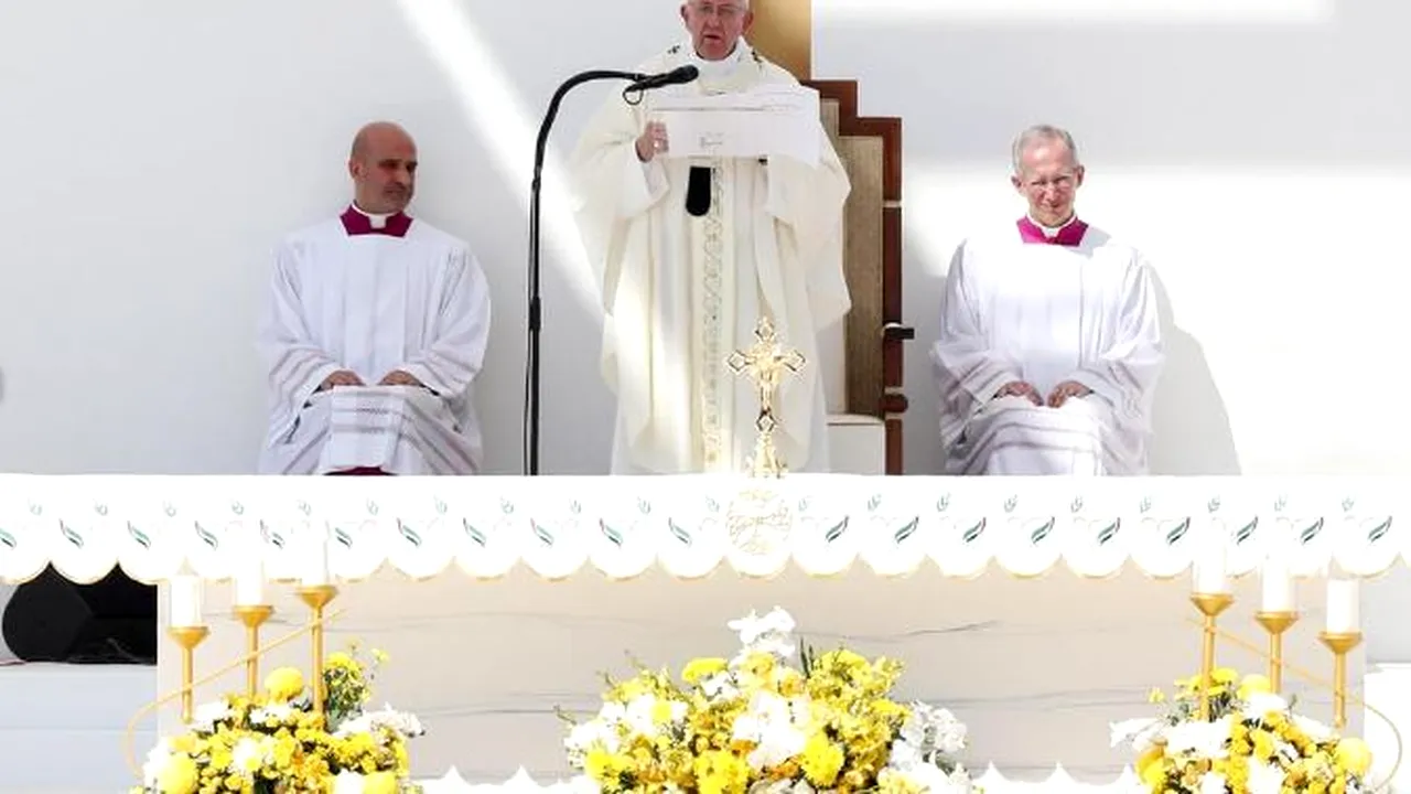 Vizită istorică: Papa Francisc, în Emiratele Arabe Unite. Suveranul pontif avertizează asupra „construirii zidurilor” | VIDEO