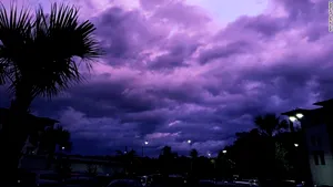 Fenomen uimitor în Florida: Cerul s-a transformat într-o 