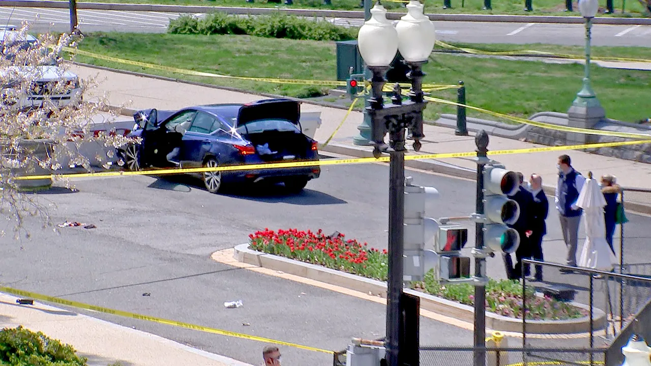 Atac în Washington DC. O maşină a intrat în doi poliţişti la Capitoliu/ UPDATE: Un ofiţer a murit