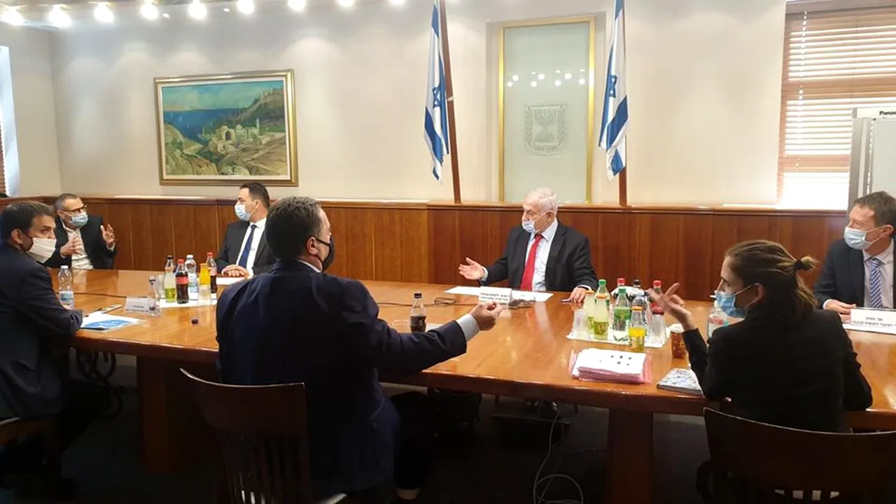 COMENTARIU Lelia Munteanu: 