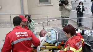 Cei cinci mineri aflaţi la Spitalul de arşi au fost operaţi, prognosticul este rezervat