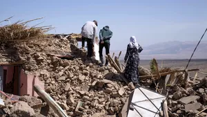 Numărul morţilor din cutremurul din Maroc trece de 2.800. Mulţi supravieţuitori dorm în aer liber