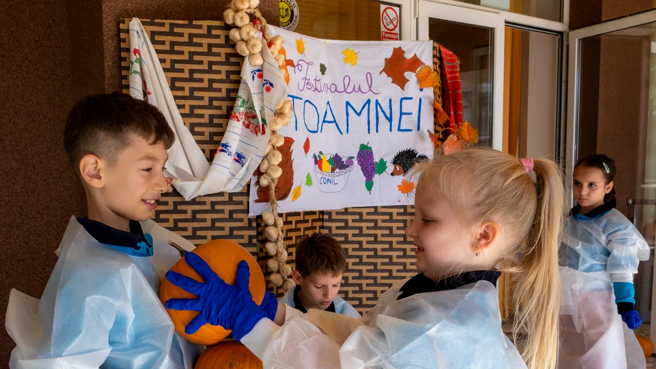 Festivalul Toamnei la CONIL - Echipa de voluntari inimoşi ai HP România