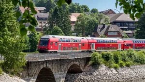 Ţara în care călătorii vor primi în tren cafea în ceşti de porţelan, pentru a reduce deşeurile