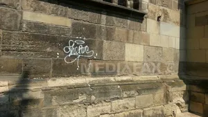 Biserică din Cluj, VANDALIZATĂ: Zidul lăcaşului de cult, mâzgălit cu graffiti. Poliţia a deschis o anchetă - GALERIE FOTO