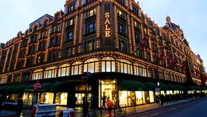 Mohamed Al Fayed a vândut Harrods grupului Qatar Holding