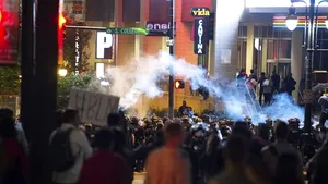 PROTESTE violente în SUA, pentru a doua noapte consecutiv/ Autorităţile au declarat stare de urgenţă - GALERIE FOTO/ VIDEO 