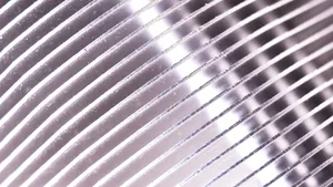 Metoda virală cu folie de aluminiu pe geamuri, pusă la încercare. Câte grade s-au câștigat în casă