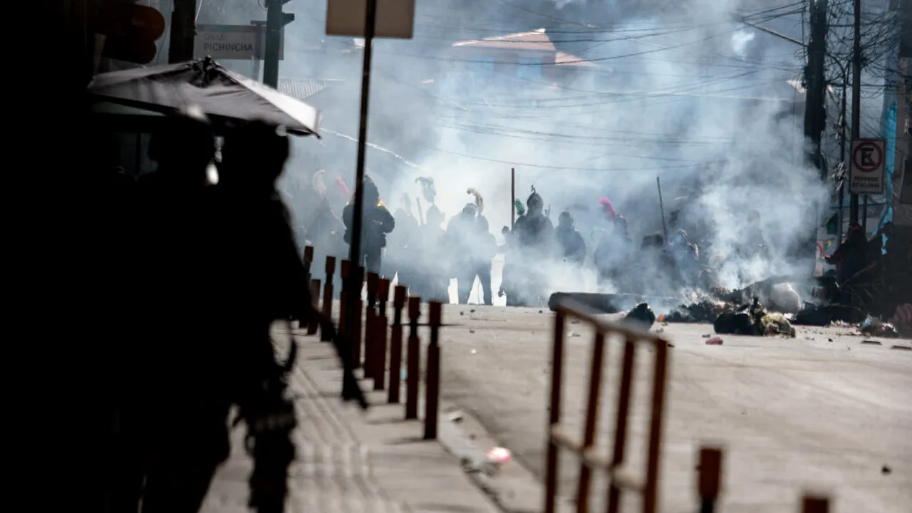 Bolivia intră în stare de urgență după 50 de zile de proteste. Președintele Boliviei mobilizează armata