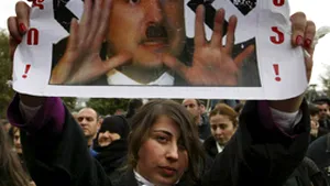 Poliţia dispersează manifestanţii antiguvernamentali în Georgia