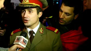 Locotenentul care a protestat în uniformă la Bucureşti a fost reangajat