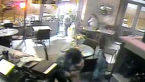 Un film despre atentatele din Paris, difuzat în România, în aceeaşi săptămână cu premiera din Franţa