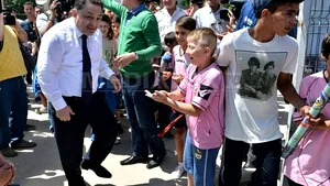 Vanghelie către copii: Eu dacă mă duceam la şcoală la timpul potrivit îi băteam pe mulţi