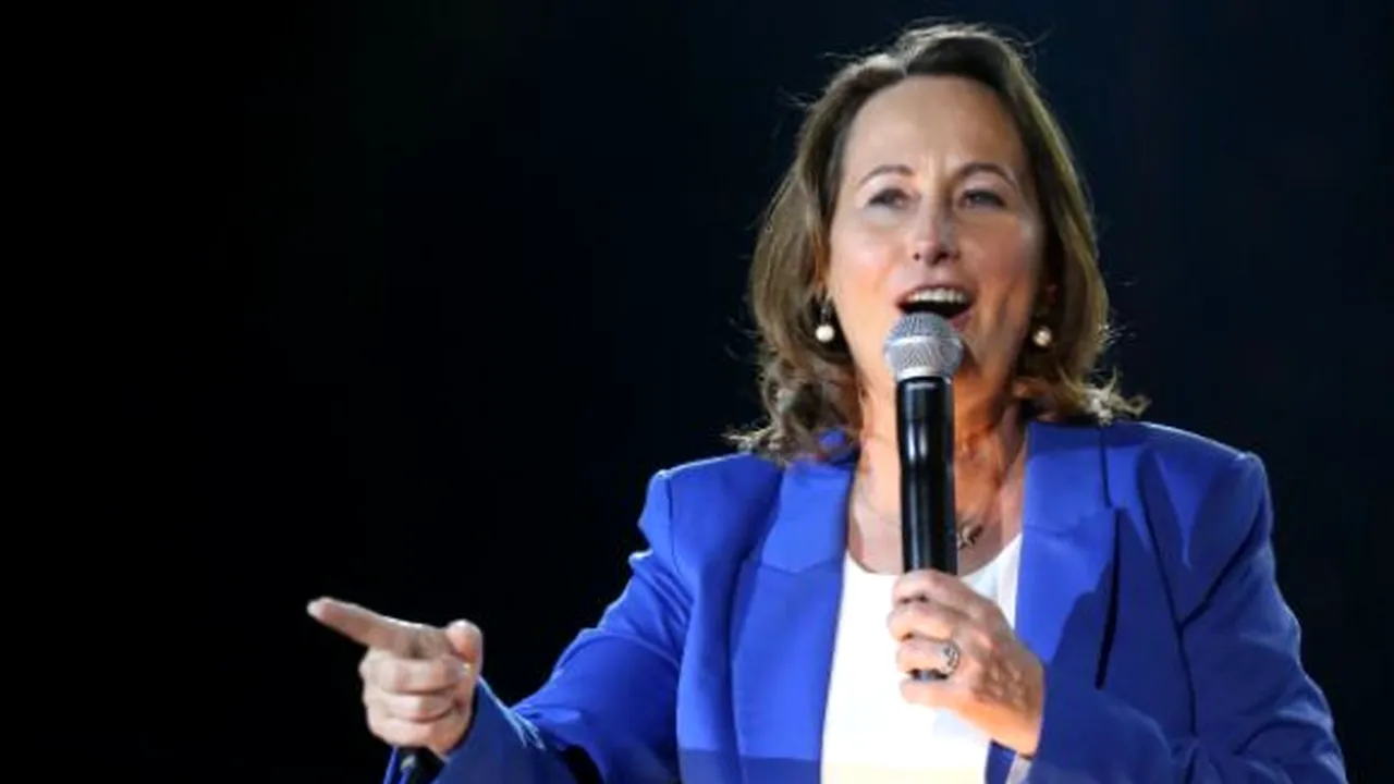 Segolene Royal, fostă parteneră a lui Hollande şi candidată la preşedinţie, şi-a exprimat bucuria profundă pentru victoria socialistului. Fiul celor doi a plâns