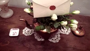 Două tinere au câştigat 35.000 de lei din expedierea unor scrisori de dragoste scrise de mână