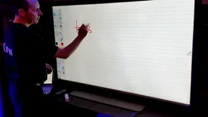 Dăncilă anunţă că, în 2019, fiecare sală pentru clasele V-XII va fi dotată cu table electronice interactive