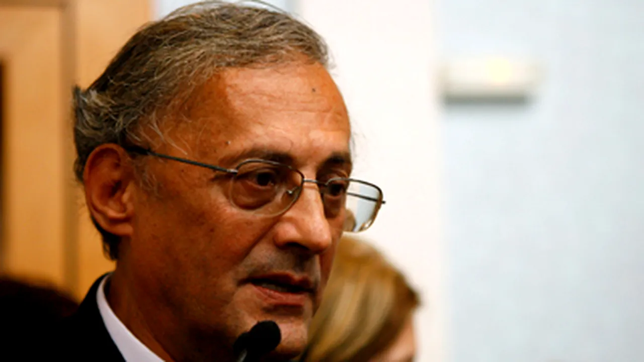 Astărăstoae: E suspect cum a apărut pandemia fix când se discuta despre reducerea cotizaţiei la OMS