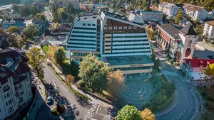 Hotelurile amână redeschiderea din lipsă de clienţi. Manager de hotel din Sinaia: „Nu credem că avem vreo şansă ca sinaienii să se cazeze la noi”