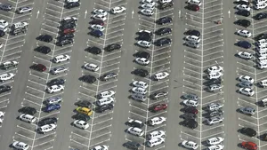 Producţia de maşini din uzinele Dacia şi Ford din România a scăzut în septembrie cu 9,1% an/an