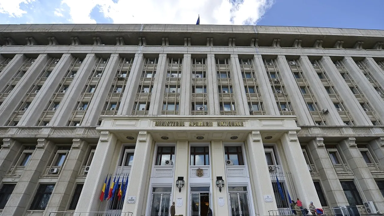 25 noiembrie: Ziua internaţională pentru eliminarea violenţei asupra femeilor. Clădirea MApN va fi luminată în portocaliu pentru a marca evenimentul 

