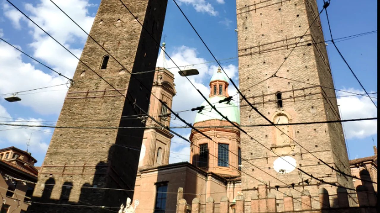 Bologna închide 