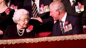 Mesaj emoţionant al reginei Elisabeta a II-a pentru fiul său, prinţul Charles: Înseamnă că ai trăit suficient de mult să îţi vezi copilul crescând