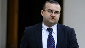 Claudiu Săftoiu, amendat după ce a intrat cu maşina într-un stâlp