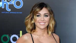 Miley Cyrus, în vacanţă în Bahamas fără logodnicul Liam Hemsworth - FOTO