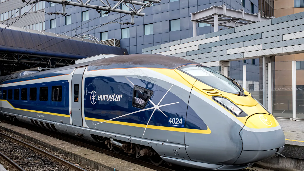 Atac asupra reţelei feroviare de mare viteză din Franţa. Serviciile Eurostar, afectate