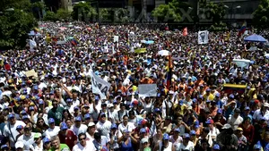 Proteste în Venezuela: Zeci de mii de oameni, pe străzile din capitala Caracas - FOTO