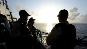 UE autorizează prima operaţiune navală din istoria sa, împotriva pirateriei