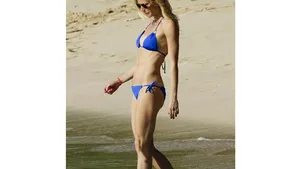 Vezi cum arată Gwyneth Paltrow în costum de baie - FOTO