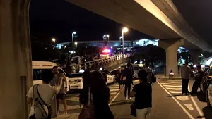 ALERTĂ în Australia: Aeroportul din Brisbane, evacuat după ce un individ a afirmat în mod fals că are asupra sa o bombă | FOTO, VIDEO