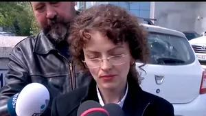 Judecătoarea care a întrebat dacă tinerii morţi în accidentul din 2 Mai sunt în sală, suspendată