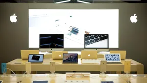 Primul Apple Shop din România, lansat în prezenţa a sute de persoane. Stocul iPhone 6 s-a epuizat - GALERIE FOTO