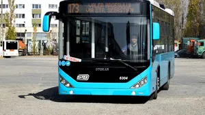 Salt tehnologic pentru Bucureşti. Noile autobuze vor avea INTERNET şi prize USB pentru încărcarea telefoanelor