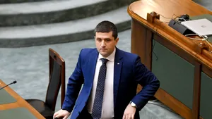 14.000 de angajați luau sporul de anticorupție la Apărare. Curtea de Conturi a tăiat lista