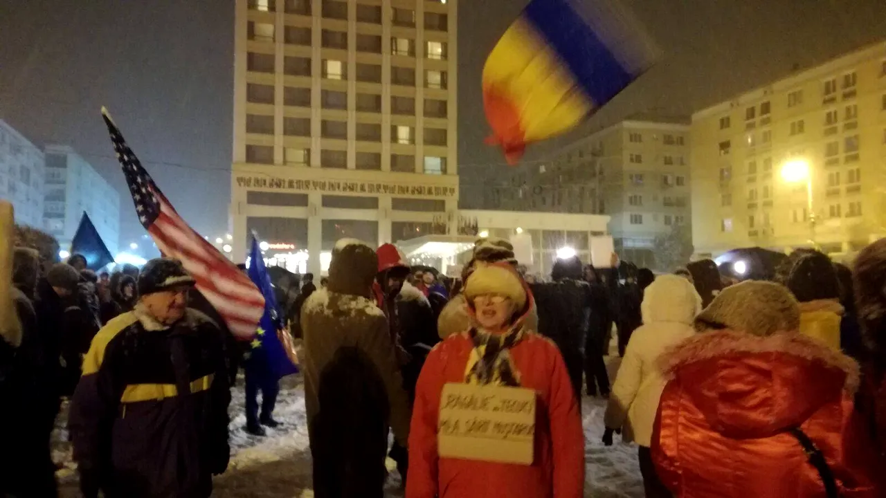 GALERIE FOTO Peste 1.600 de persoane au protesat la Cluj, Sibiu şi Iaşi 