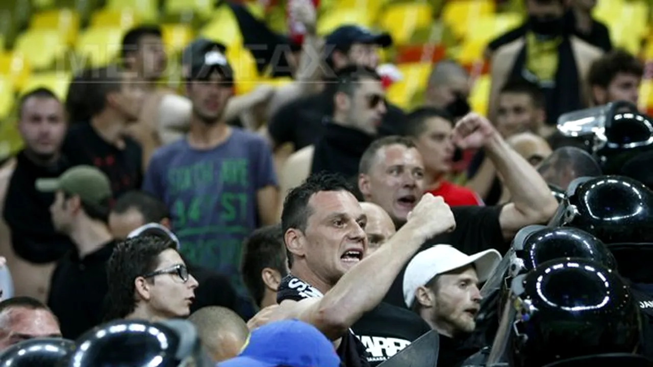 INCIDENTE între suporteri înaintea derbiului Dinamo - Steaua. Fanii dinamovişti de la peluza sud au fost evacuaţi