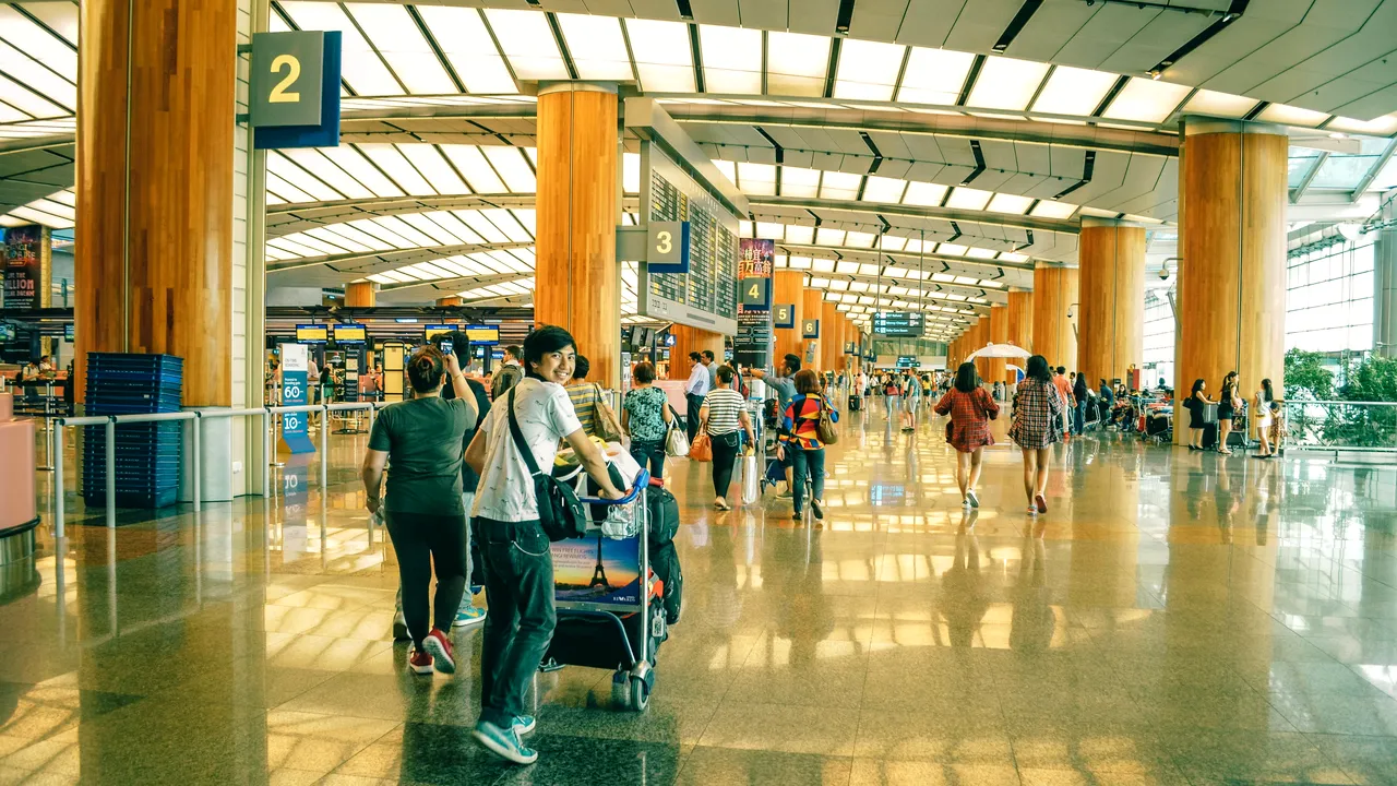 Un nou stiudiu arată că 15% dintre tineri ar pleca definitiv din ţară