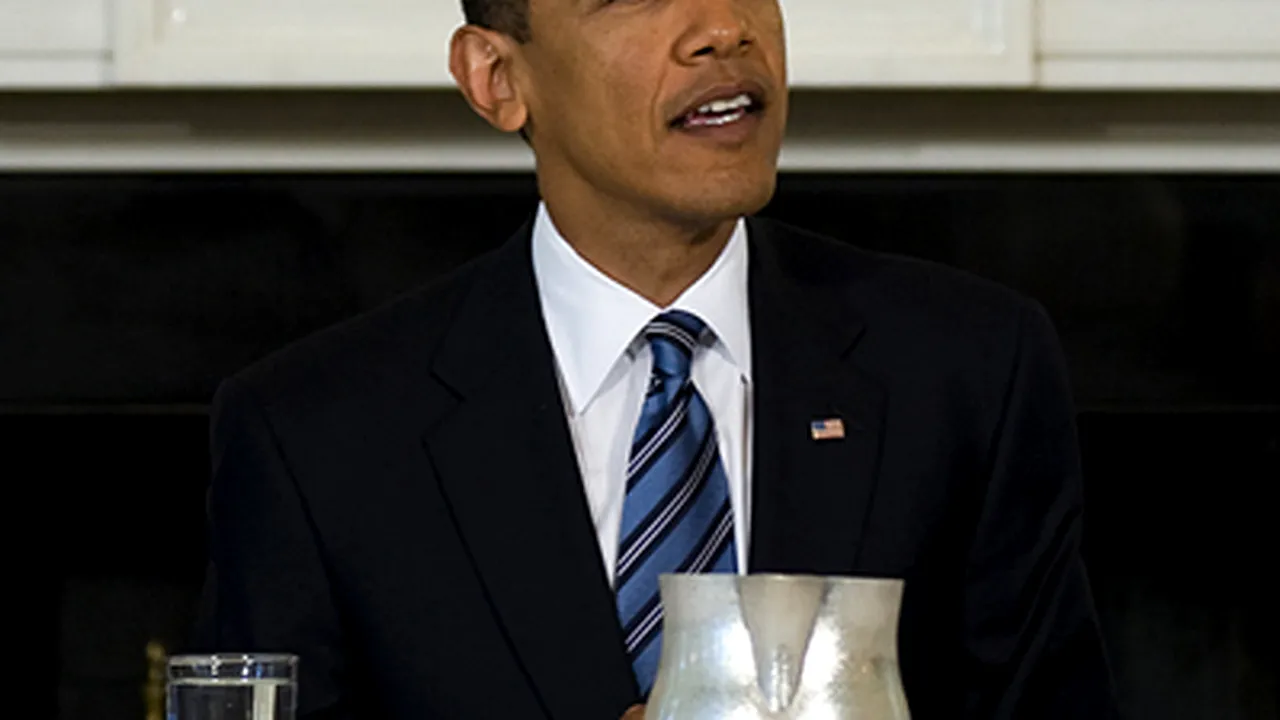 Barack Obama afirmă că jumătate din scrisorile primite îl califică drept 