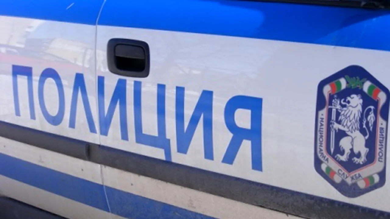 Un poliţist bulgar a intrat cu maşina într-un stâlp şi a luat ostatică o femeie