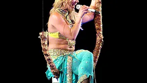 Britney Spears, surprinsă în ipostaze neplăcute (Galerie Foto)