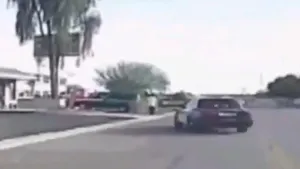 Un agent de poliţie din SUA a lovit intenţionat un suspect cu maşina, scena fiind filmată - VIDEO