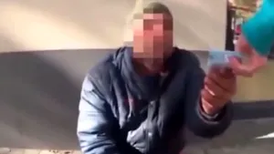 O glumă proastă l-a costat 15 luni de închisoare. Un vlogger a fost condamnat, după ce şi-a bătut joc de un român, pe străzile din Barcelona