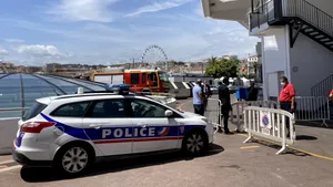 Alertă cu bombă la Cannes. Oamenii au fost evacuaţi