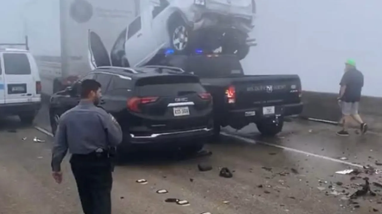 Un fenomen meteo o produs imagini apocaliptice în Louisiana: 7 morţi şi 25 răniţi într-un accident cu 158 de vehicule